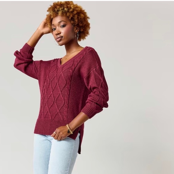 NWT Jonnie Deep V Cable Knit Sweater Small - Picture 3 of 5